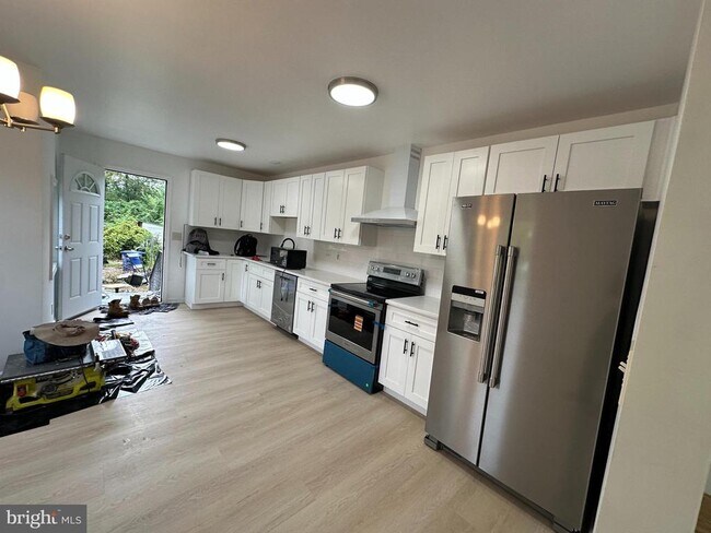 Building Photo - 489 N Church St