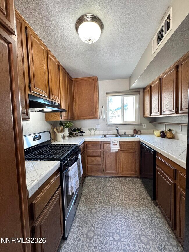 Building Photo - 2604 Sunny Slope Dr
