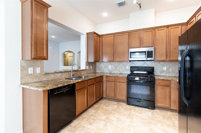 Building Photo - 24519 Red Bluff Tr