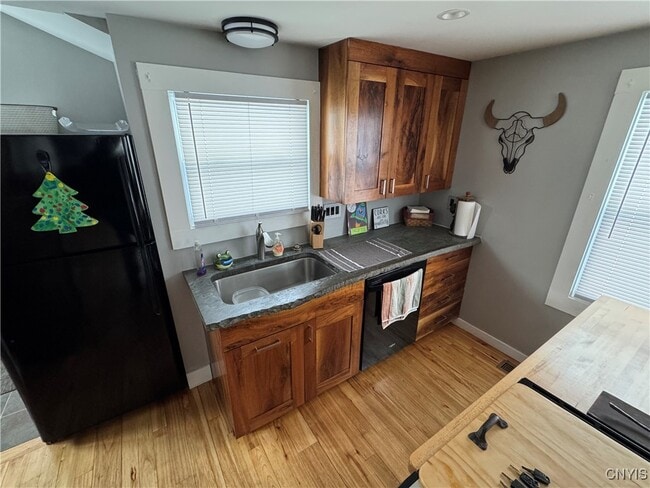 Building Photo - 9646 River Rd