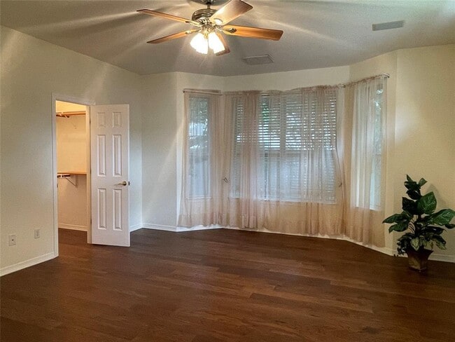 Building Photo - 120 Brazos Dr