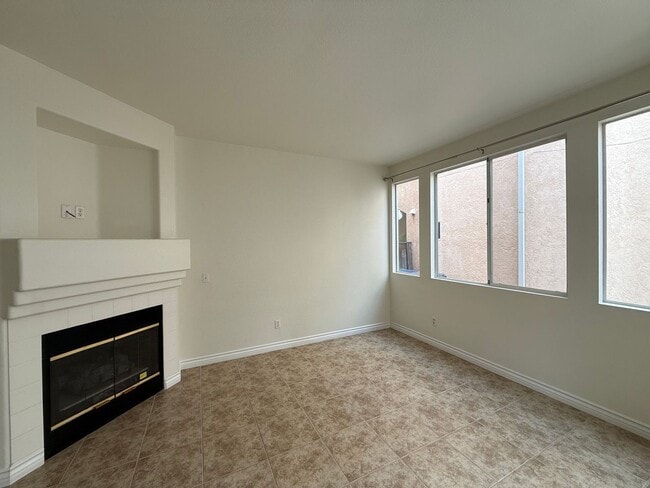 Building Photo - Spacious 3bd/3ba Located in Miramar Ranch North!