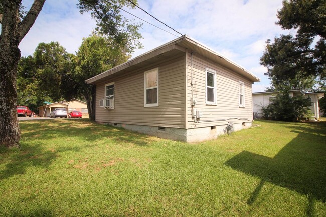 Building Photo - Cute 2-bedroom 1-bath home in Russellville!