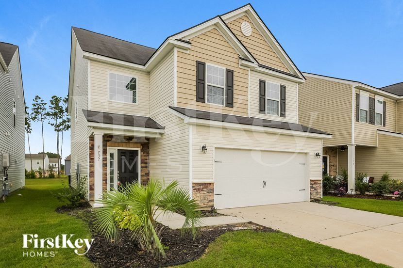 Building Photo - 732 Redbud Ln