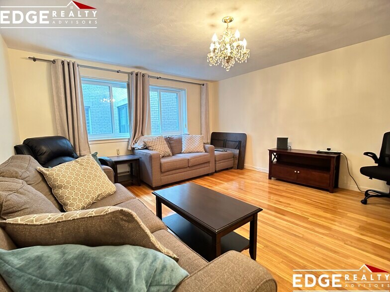 Building Photo - 39 Englewood Ave