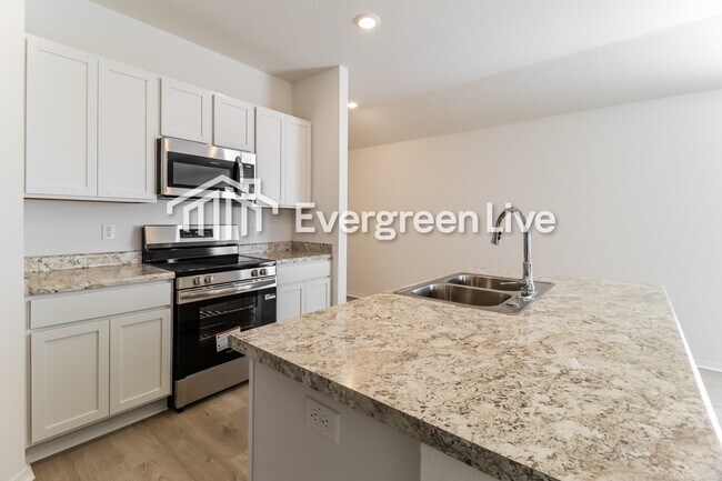 Building Photo - 190 Sarah Alyse Ln