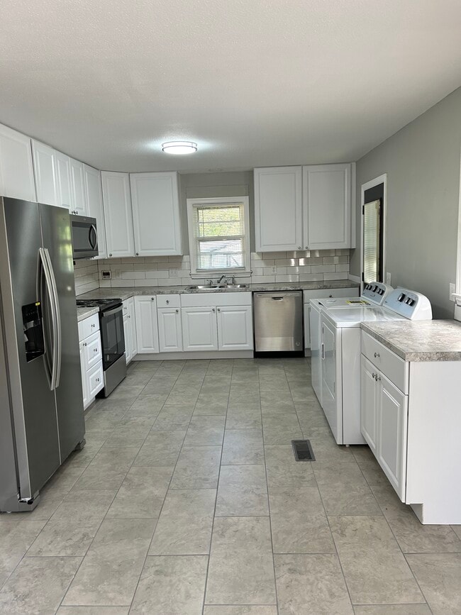 Building Photo - 5305 Bayleaf Dr