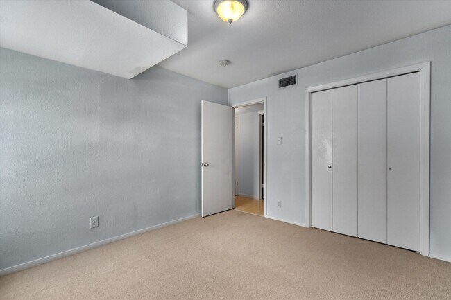 Building Photo - Prime 2 Bed 1 Bath in 78704 Near Downtown Austin