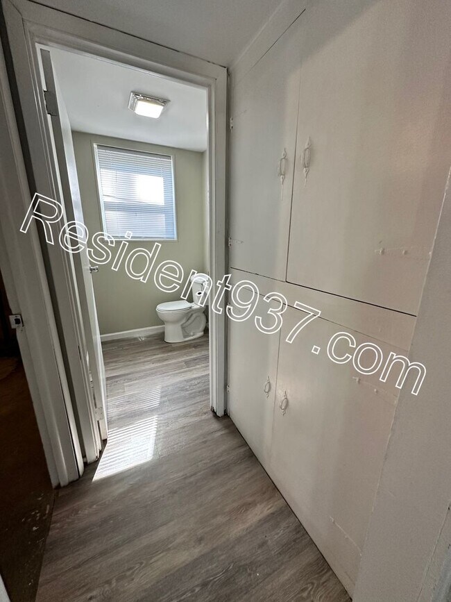 Building Photo - Updated 3 Bed home on cul-de-sac