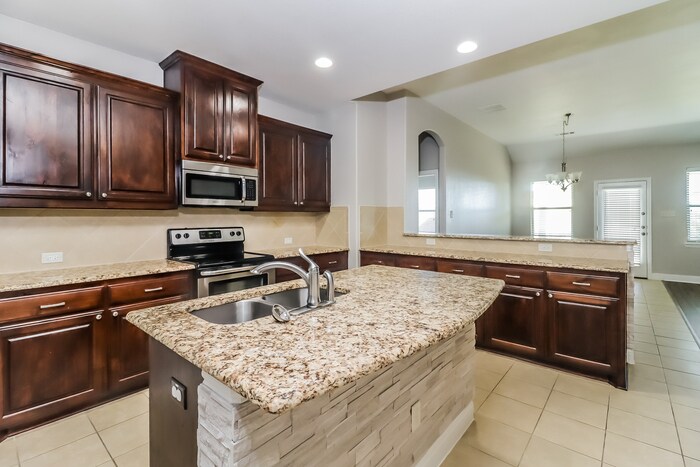 Building Photo - 236 Carson Dr