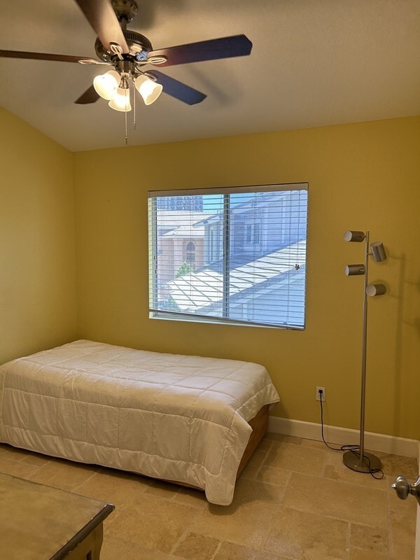 Upstairs 1 room for rent for 1 person only... 13289 Mountain Rd