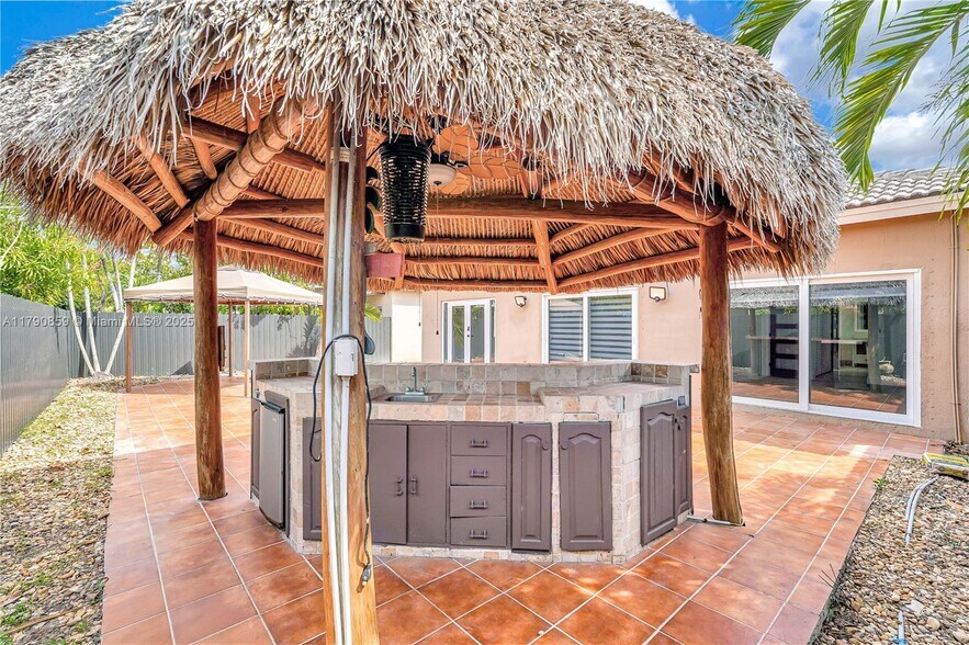 Building Photo - 14300 SW 155th Ct