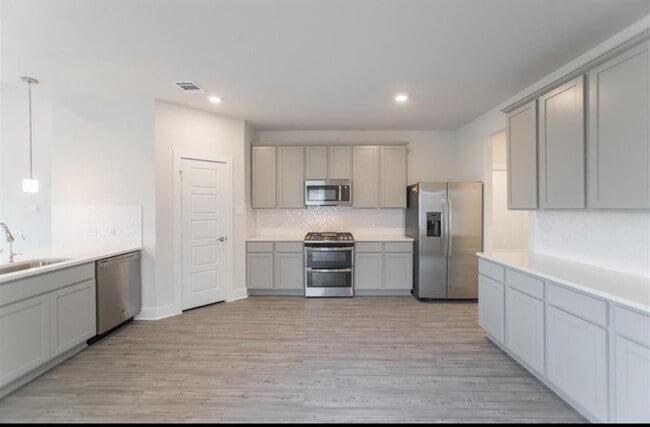 Building Photo - 10526 Preserve Wy