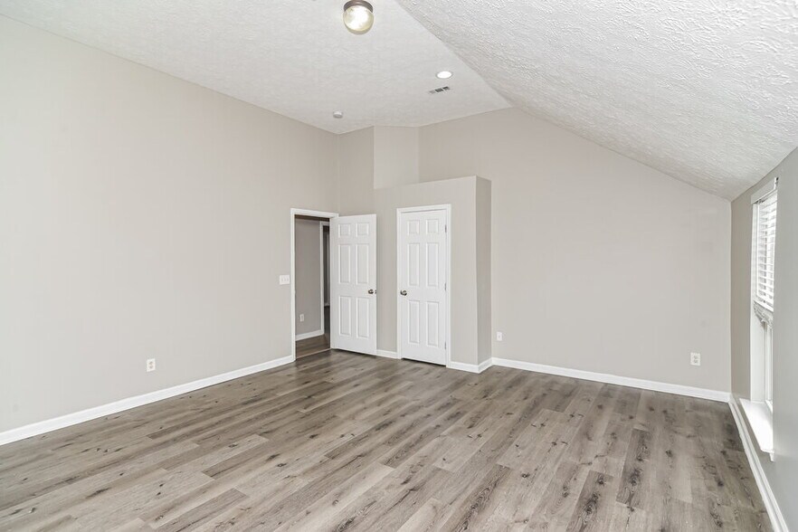 Building Photo - 1604 Zurich Dr