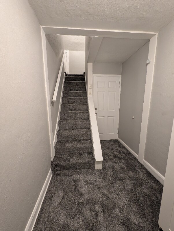 Building Photo - 13 W Bellecrest Ave