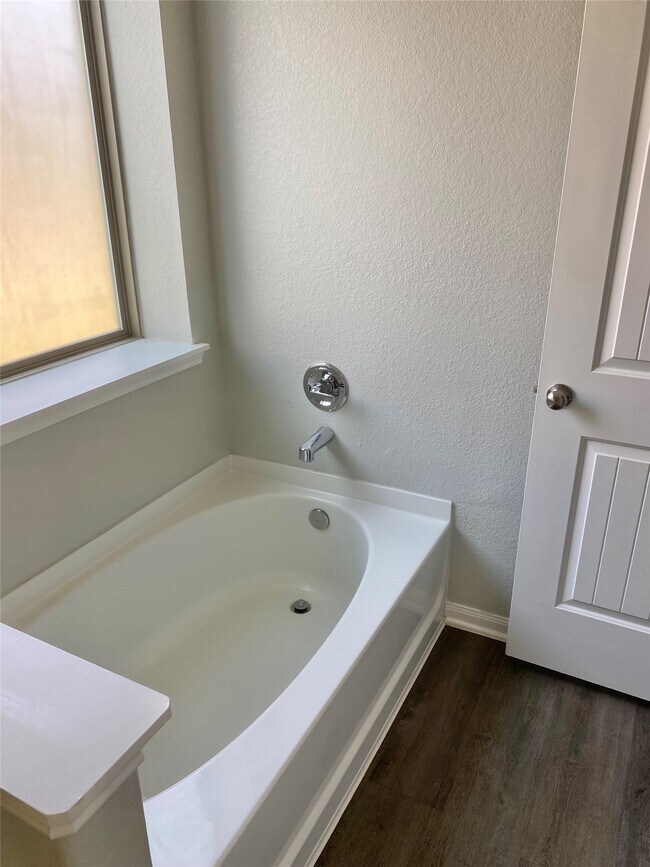 Building Photo - 14223 Grand Hls Dr