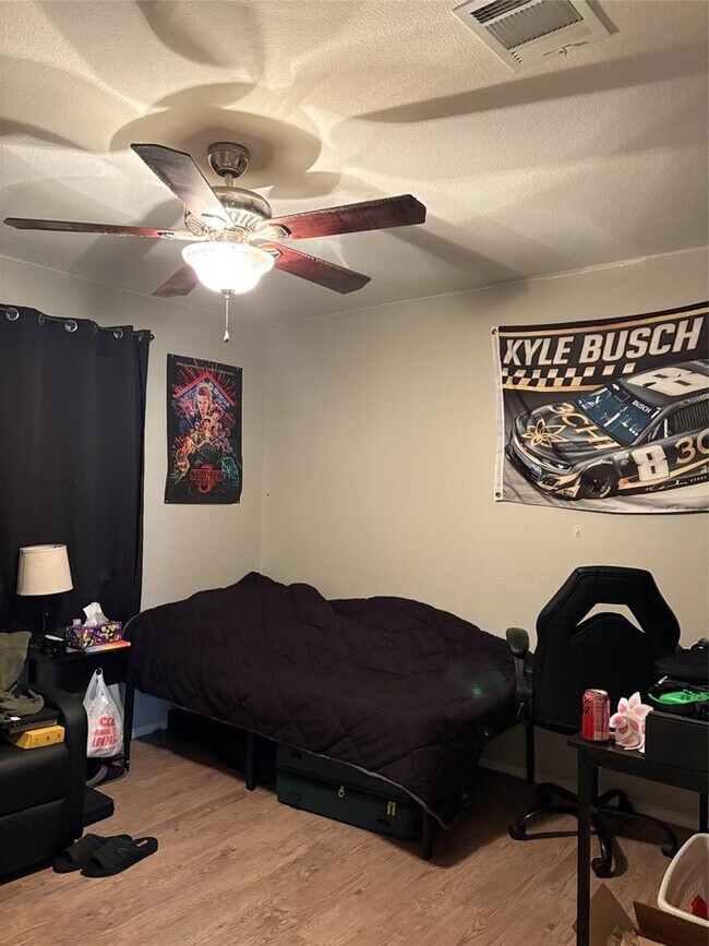 Building Photo - 1034 W South St