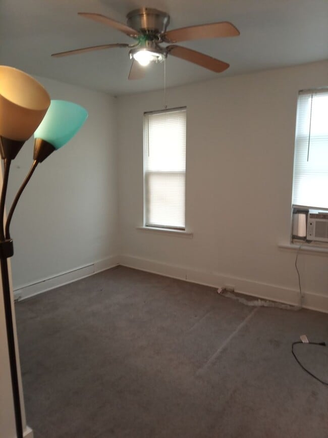 Building Photo - Quiet block, cozy home with extra touches