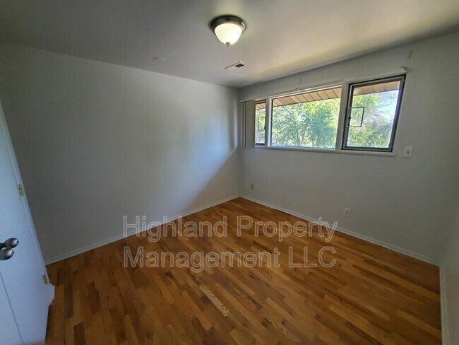 Building Photo - 1705 NE Wheatland Dr