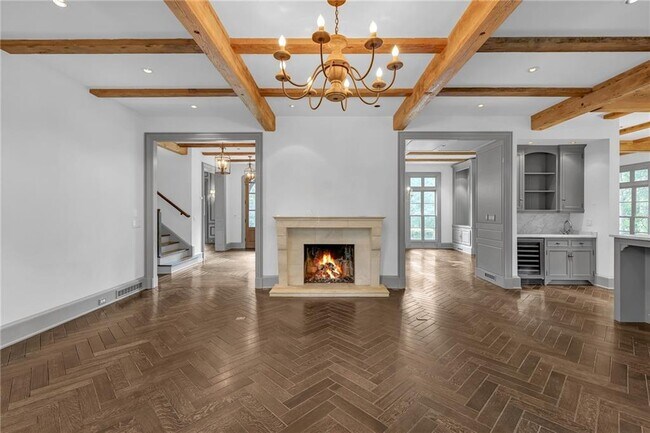 Building Photo - 425 Broadland Rd NW