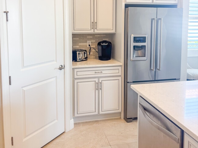 Building Photo - 24244 Gallberry Dr