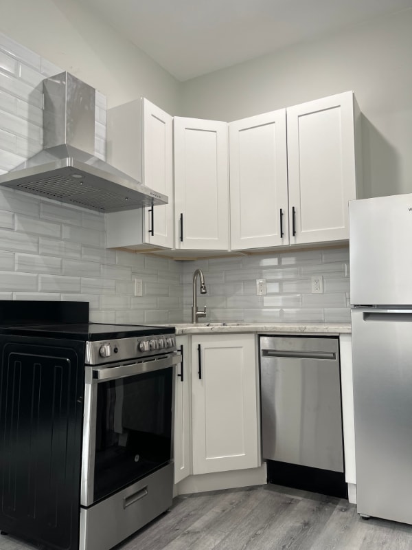 Building Photo - 106 S 42nd St