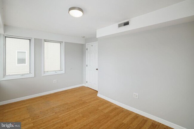 Building Photo - 800 N 2nd St