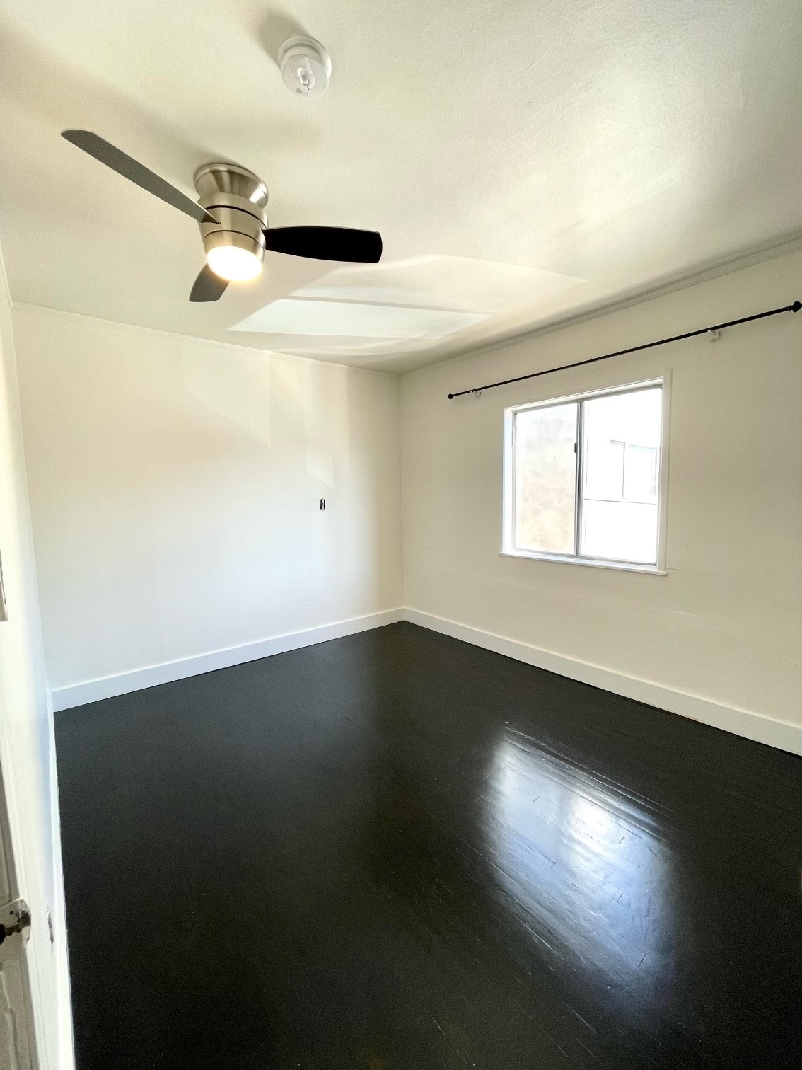 2nd Bedroom - 717 1/2 N Ridgewood Pl
