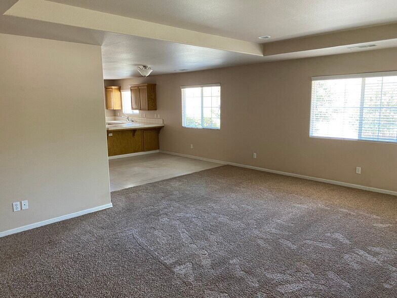 Building Photo - 2301 N Vickie Ct