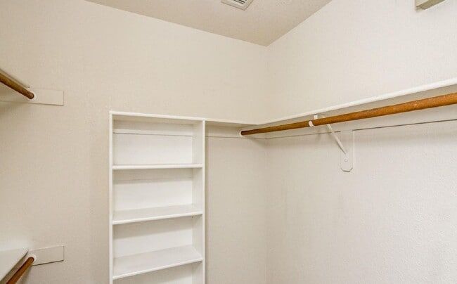Building Photo - 3967 Breakwater Dr
