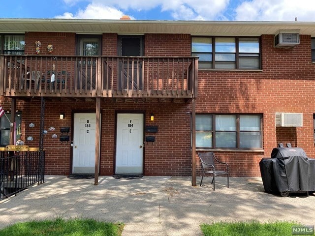 Building Photo - 184 Terhune Ave
