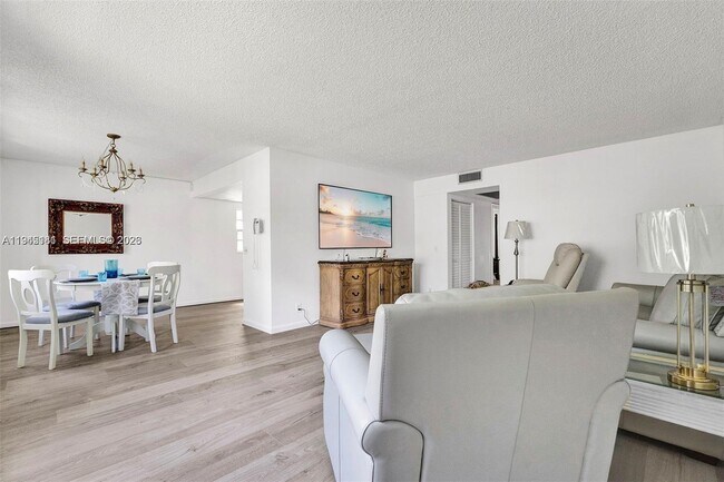 Building Photo - 400 SW 134th Way