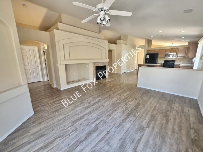 Building Photo - 6078 N Panorama Park Dr