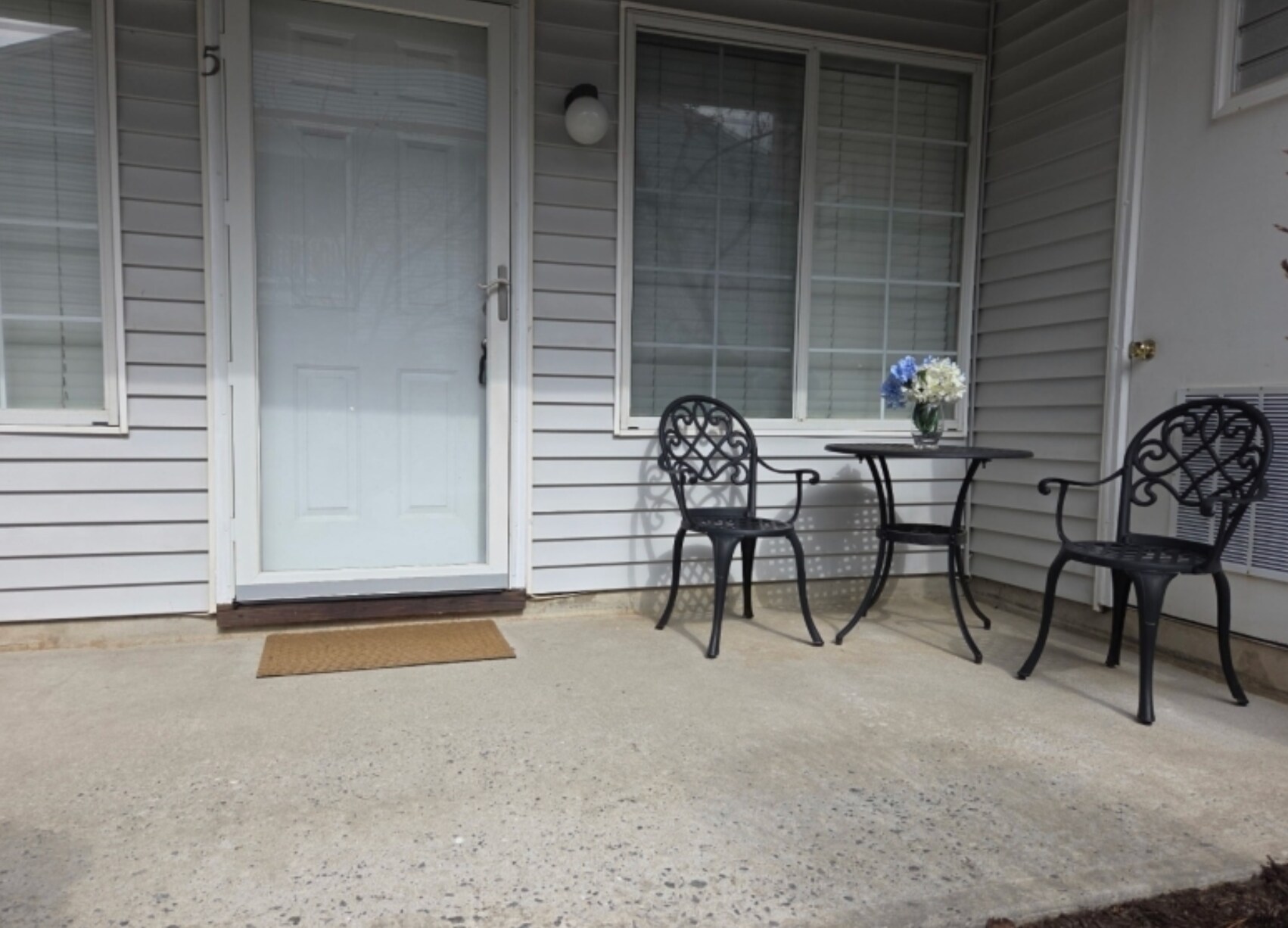 Building Photo - 5 Mountain Ct