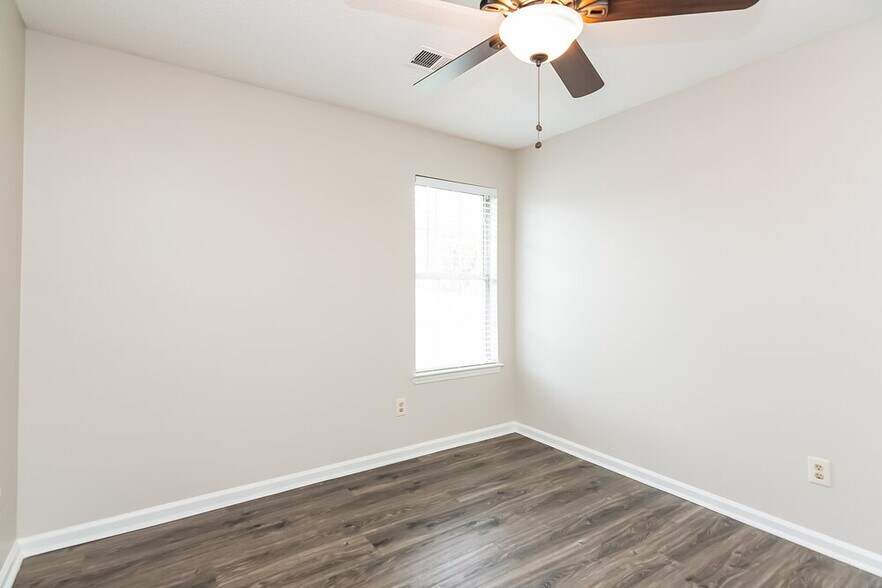 Building Photo - 1886 Towson Ln