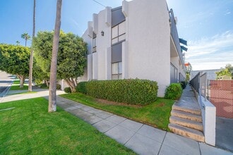 Building Photo - 1st Street
