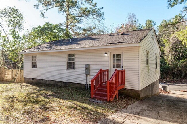 Building Photo - FULLY FURNISHED NORTH AUGUSTA HOME