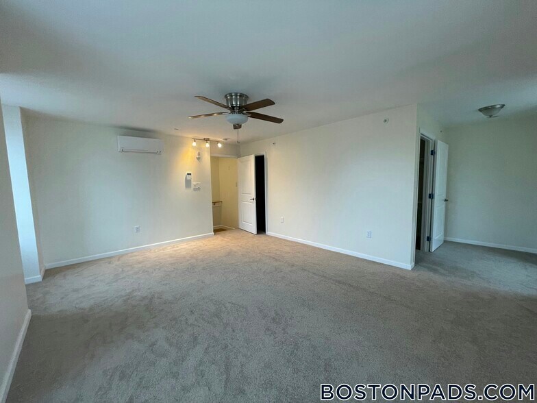 Building Photo - 152 Thornton St