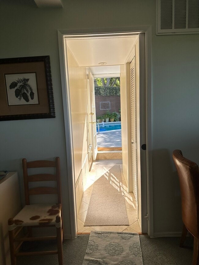 Building Photo - 819 Villa Vista St