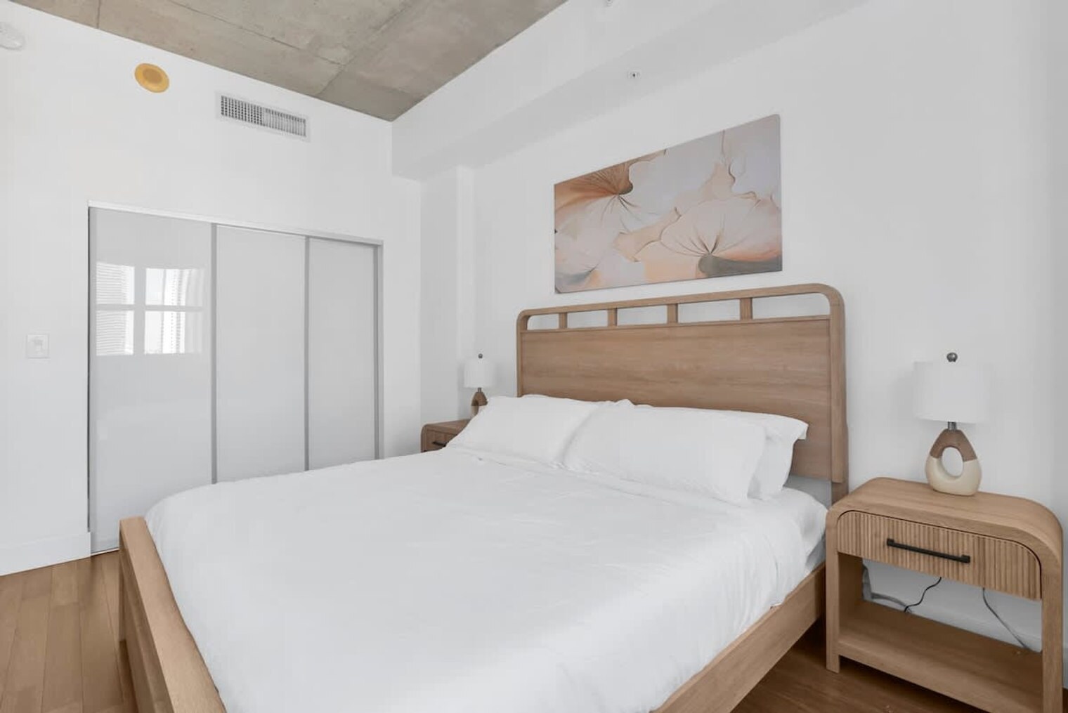 Building Photo - 137 NE 2nd Ave