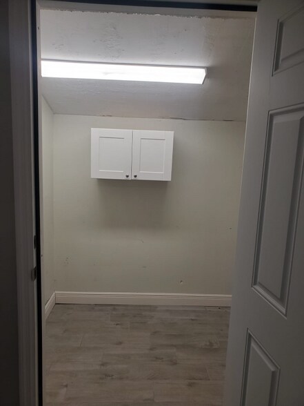 Building Photo - 15149 Westminister Ave