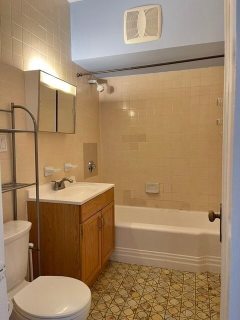 Building Photo - 464 Commonwealth Ave