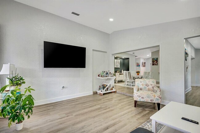 Building Photo - 5304 72nd St E