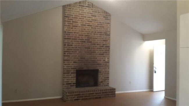 Building Photo - 11900 Alpheus Ave