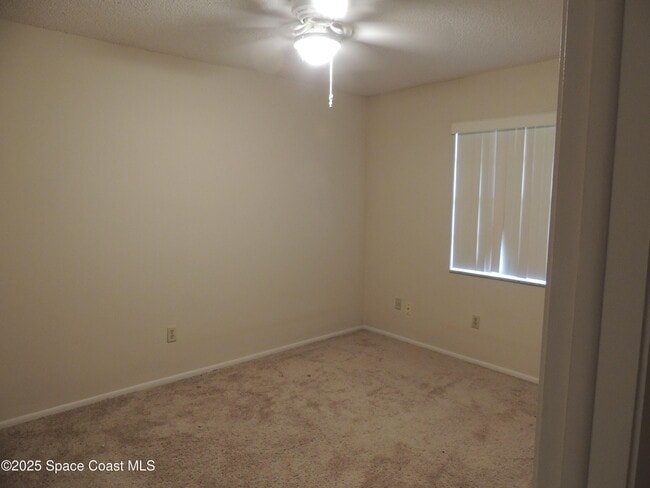 Building Photo - 2049 Ixora Dr W