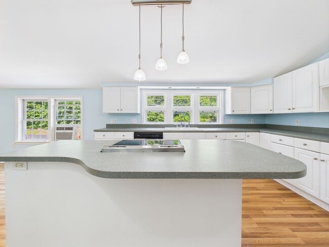 Building Photo - Charming 2-Bedroom near Gypsy Hill Park