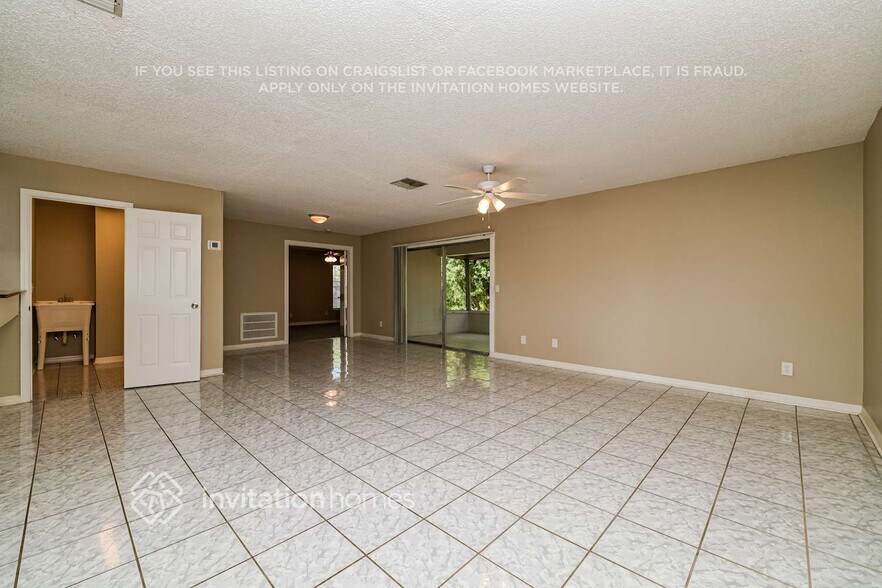Building Photo - 417 Oakleaf Blvd