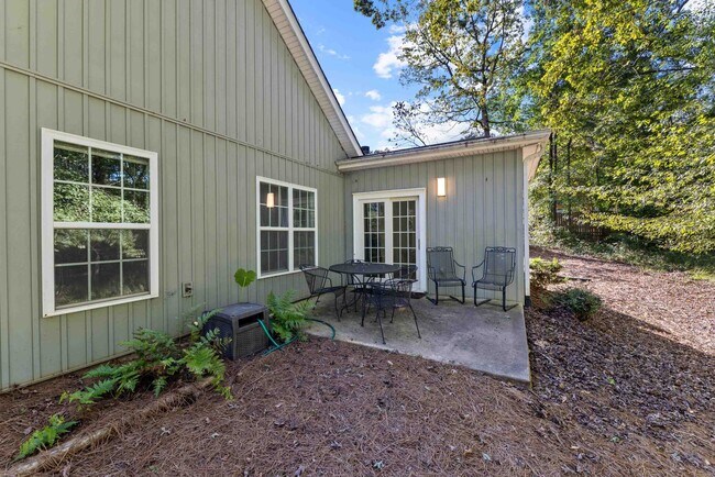 Building Photo - 129 Moudy Ln