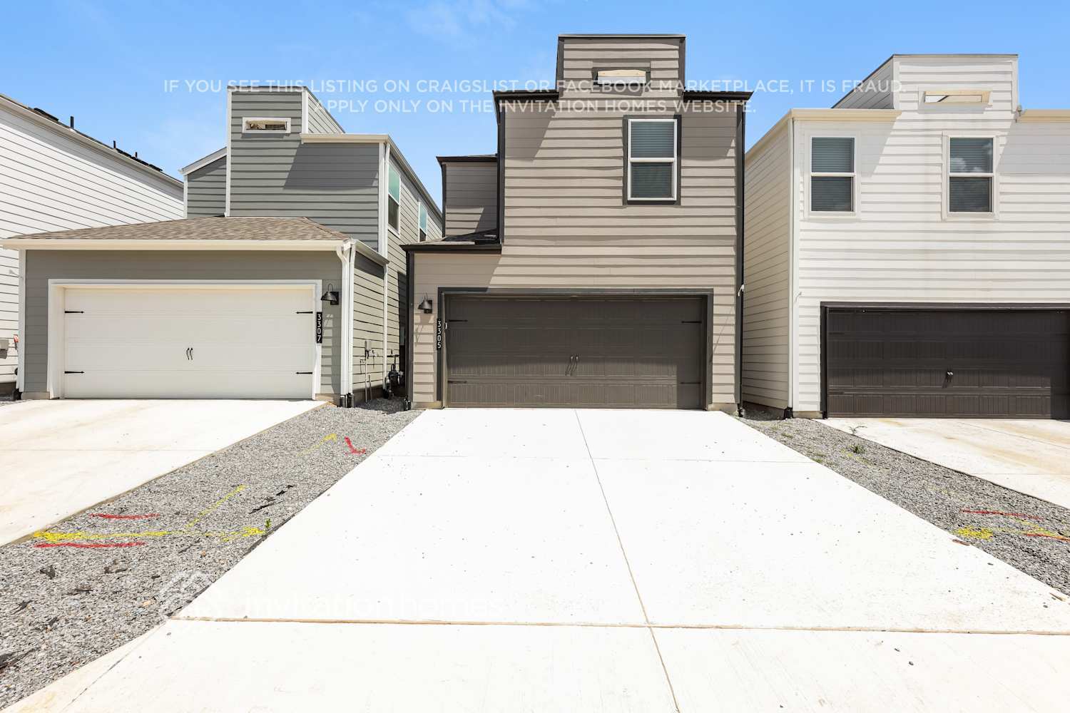 Building Photo - 3305 Blue Jay Way