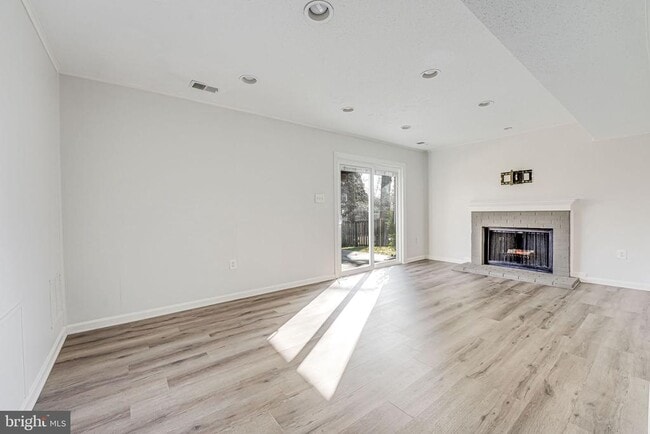 Building Photo - 4512 Lantern Pl